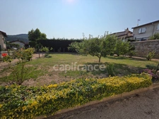 Maison avec jardin verger piscinable – À deux pas des commodités ! 132 m² de confort, 4 chambres, terrasse, garage, fibre… Parfaite pour accueillir vos nouveaux projets de vie !