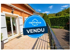 Opportunité à saisir, maison individuelle  90M2 ,3 chambres ,au calme, avec jardin et piscine. 
