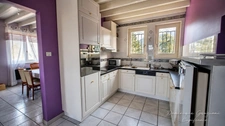 Maison plain-pied 90 m²+pièce 25M2 en rez de jardin – Terrain 2400 m² – Piscine – Sous-sol complet – Vue dégagée – Aurec-sur-Loire