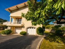 MAISON AUREC SUR LOIRE ,3 CHAMBRES,10MN Centre bourg Aurec sur Loire ,terrain plat et piscinable 935M2