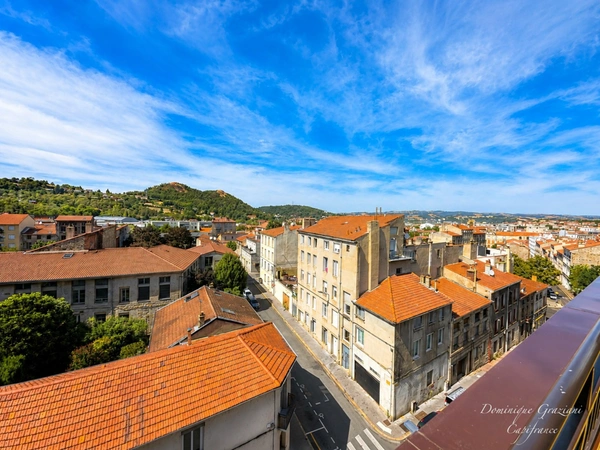 SAINT-ÉTIENNE – T3 72 m² – DERNIER ÉTAGE – 2 BALCONS – GARAGE DOUBLE – VUE DÉGAGÉE
