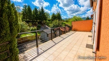 Opportunité à saisir, maison individuelle  90M2 ,3 chambres ,au calme, avec jardin et piscine. 