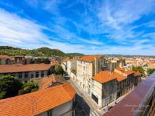 SAINT-ÉTIENNE – T3 72 m² – DERNIER ÉTAGE – 2 BALCONS – GARAGE DOUBLE – VUE DÉGAGÉE