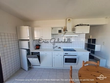 PORT DE PROPRIANO  : Votre appartement  3 pièces en duplex lumineux et calme sur cour en plein centre ville, plage et port au pied, idéal primo accédent,investissement locatif où résidence secondaire 
