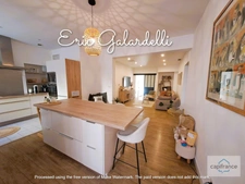 A VENDRE RARE OPPORTUNITE vaste appartement ancien entièrement rénové, prestations luxueuses,  4 pièces, en plein centre ville, près du port de PROPRIANO, idéal investissement locatif  (20)