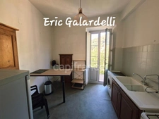 A vendre Appartement 3 pèces de caractère en pierres de taille au cœur de SAINTE LUCIE DE TALLANO (20)