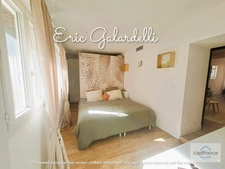 A VENDRE RARE OPPORTUNITE vaste appartement ancien entièrement rénové, prestations luxueuses,  4 pièces, en plein centre ville, près du port de PROPRIANO, idéal investissement locatif  (20)