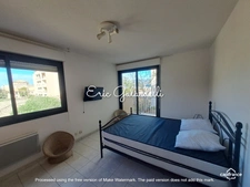 PORT DE PROPRIANO  : Votre appartement  3 pièces en duplex lumineux et calme sur cour en plein centre ville, plage et port au pied, idéal primo accédent,investissement locatif où résidence secondaire 