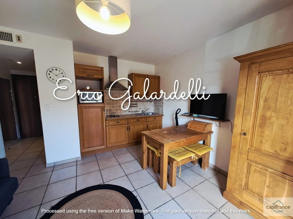  À vendre MAGNIFIQUE T1 meublé 24 m²  Propriano (20) centre-ville, à deux pas du port et des plages RAPPORT LOCATIF