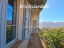 A vendre Appartement 3 pèces de caractère en pierres de taille au cœur de SAINTE LUCIE DE TALLANO (20)