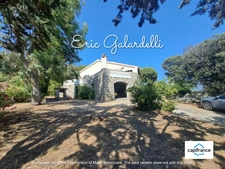 À vendre Olmeto: Vaste demeure en pierres avec vue panoramique mer et golfe du Valinco, quartier résidentiel, grand terrain piscinable, idéal projet hôtelier, investissement locatif en Corse du Sud