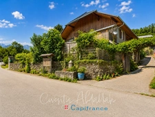 Ensemble immobilier de caractère : maison en pierre + grange