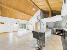 Maison de charme de plain-pied avec piscine et dépendances – MONTAILLEUR (73)