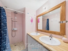 Maison de charme de plain-pied avec piscine et dépendances – MONTAILLEUR (73)