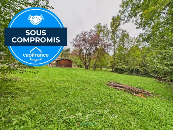 SAINT VITAL (73) Terrain coup de cœur – 1 493 m² avec chalets et ruisseau