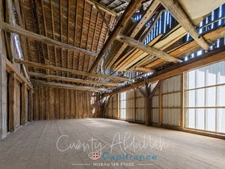 Ensemble immobilier de caractère : maison en pierre + grange