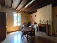 GUIPRY-MESSAC - Maison 7 p, 5 chambres, dépendances, jardin, pré sur terrain de plus de 1 hectare !