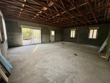 Terrain 3250 m2 avec batiment de 200m2 habitables à vendre, proche de L'ILE ROUSSE (20)