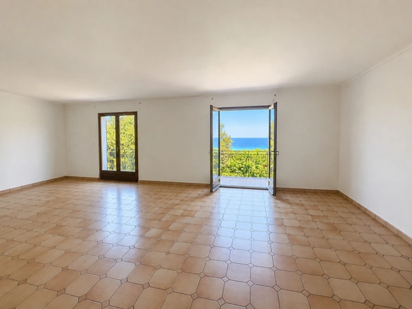 Propriété à rénover 8 pièces vue mer panoramique, 3 appartements et fort potentiel.  (20)