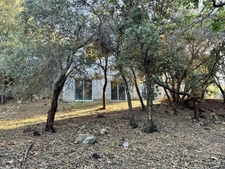 Terrain 3250 m2 avec batiment de 200m2 habitables à vendre, proche de L'ILE ROUSSE (20)