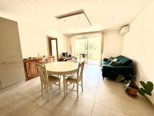 Appartement T3 lumineux avec terrasse, vue dégagée et parking – L’Île-Rousse (20)