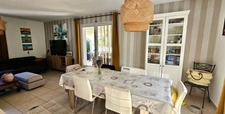 A vendre : Villa contemporaine de plain-pied avec piscine chauffée et vue montagne (Corse)