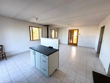 L'Île-Rousse – 5-room house, 3 levels with terraces, garden and large garages – Town center and beach within walking distance