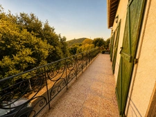 Propriété à rénover 8 pièces vue mer panoramique, 3 appartements et fort potentiel.  (20)