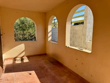 L'Île-Rousse – 5-room house, 3 levels with terraces, garden and large garages – Town center and beach within walking distance