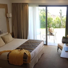 À vendre – Ensemble immobilier avec vue mer : Hôtel 3* et 2 batiments - proche de L'ILE ROUSSE (20)