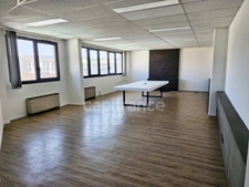 PLATEAU DE BUREAUX 167 M² À LOUER – AIX-EN-PROVENCE Proximité centre-ville – Immeuble tertiaire et médical – Espace lumineux et modulable