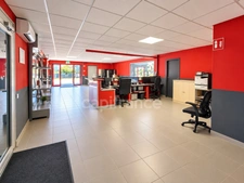 RARE À AUBAGNE : 500 M² DE LOCAUX AVEC PRÈS DE 2 900 M² DE TERRAIN