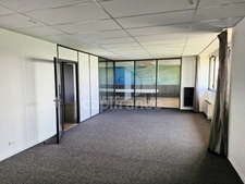 PLATEAU DE BUREAUX 167 M² À LOUER – AIX-EN-PROVENCE Proximité centre-ville – Immeuble tertiaire et médical – Espace lumineux et modulable