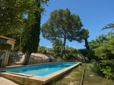 PROPRIÉTÉ DE CHARME EN PIERRE DE ROGNES SUR PRÈS DE 6 000 M² DE NATURE – AUX PORTES D'AIX-EN-PROVENCE
