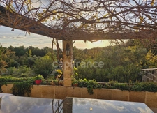 Rare - Propriété en pierre de rognes avec piscine sur 6 000 m² – Fort potentiel à Éguilles 13510