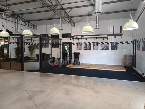 Local commercial 59m2 à sous louer à EGUILLES 13510