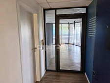 PLATEAU DE BUREAUX 167 M² À LOUER – AIX-EN-PROVENCE Proximité centre-ville – Immeuble tertiaire et médical – Espace lumineux et modulable