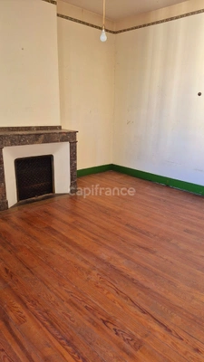 Affaire à saisir: Immeuble avec Local commercial  MONTREJEAU (31) surface totale 363 m2 RDC + 2 étages et 1 studio