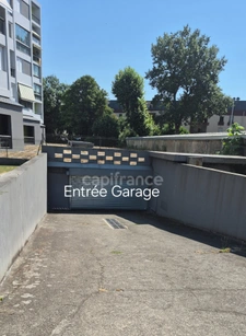 À VENDRE - TARBES - BEL APPARTEMENT - 4 PIÈCES 106 m2 - CALME - LUMINEUX - 2 BALCONS - VUE PYRÉNÉES - GARAGE & CAVE