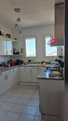 À VENDRE - TARBES - BEL APPARTEMENT - 4 PIÈCES 106 m2 - CALME - LUMINEUX - 2 BALCONS - VUE PYRÉNÉES - GARAGE & CAVE
