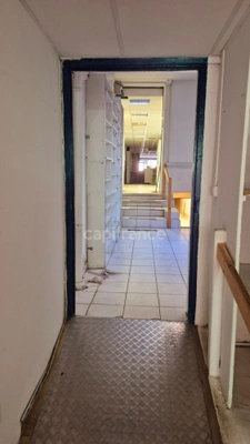 Affaire à saisir: Immeuble avec Local commercial  MONTREJEAU (31) surface totale 363 m2 RDC + 2 étages et 1 studio