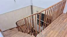 Affaire à saisir: Immeuble avec Local commercial  MONTREJEAU (31) surface totale 363 m2 RDC + 2 étages et 1 studio