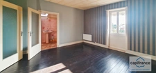 Maison lumineuse 109 m² – Fort potentiel – Possibilité 2 logements – Saint-Vallier 71230
