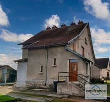 Maison mitoyenne de 100 m², combles aménageables, jardin et garage : une opportunité à Ciry-le-Noble