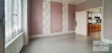 Maison mitoyenne de 100 m², combles aménageables, jardin et garage : une opportunité à Ciry-le-Noble