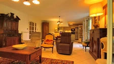 Spacieuse maison de campagne de 244 m² avec piscine