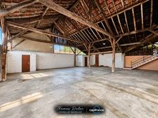 Aire-sur-l’Adour centre – Maison T4 de 135 m² avec 2 chambres dont suite parentale, 2 grands séjours, piscine et dépendance de 160 m²