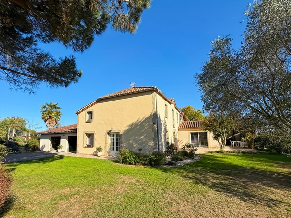 GERS (32) – À 10 min d’Aire-sur-l’Adour – Superbe maison en pierre rénovée de 160 m², 4 chambres, terrain arboré de 1 592 m²