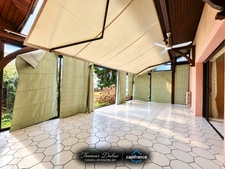 Aire-sur-l’Adour centre – Maison T4 de 135 m² avec 2 chambres dont suite parentale, 2 grands séjours, piscine et dépendance de 160 m²