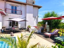 GEAUNE - A family home combining charm, light and the art of living
